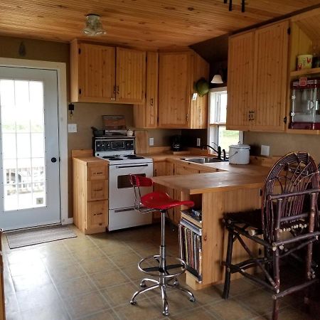 The Small Brown Cottage Sea View Exterior photo